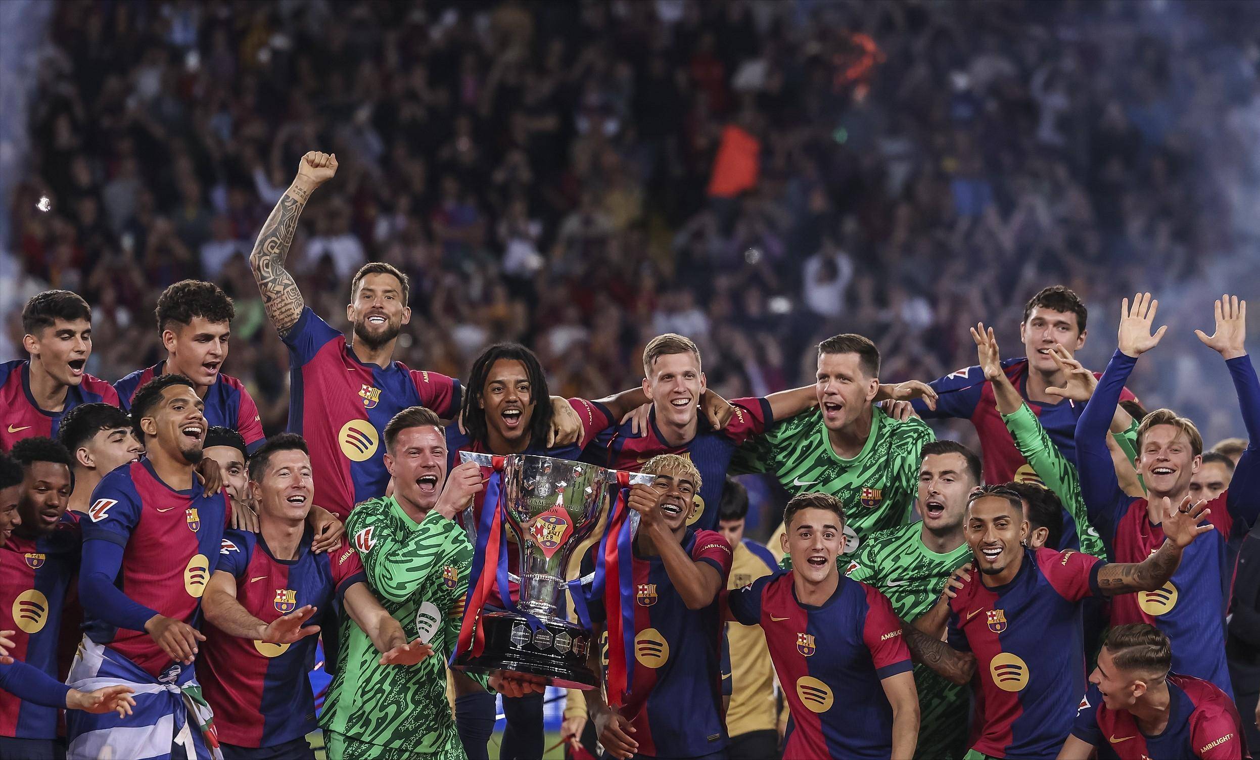 随着曼联1-1遭绝平，英超最新积分榜出炉：阿森纳一枝独秀