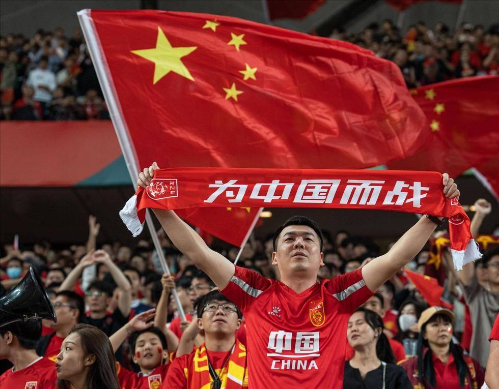 皇马本泽马关键进球助力胜利