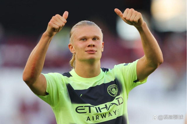 卡拉布里亚欧联攻入制胜球！挑球扣过对手+外脚背撩射一气呵成（欧联赛场卡拉布里亚制胜一击：挑球过人后外脚背劲射，一气呵成）