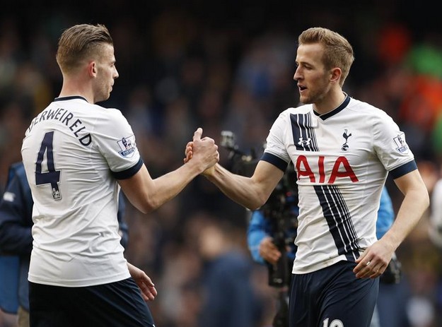 阿森纳欧冠小组／联赛阶段取得10连胜，仅次于拜仁和利物浦（阿森纳欧冠小组赛与联赛豪取10连胜，仅逊拜仁与利物浦）