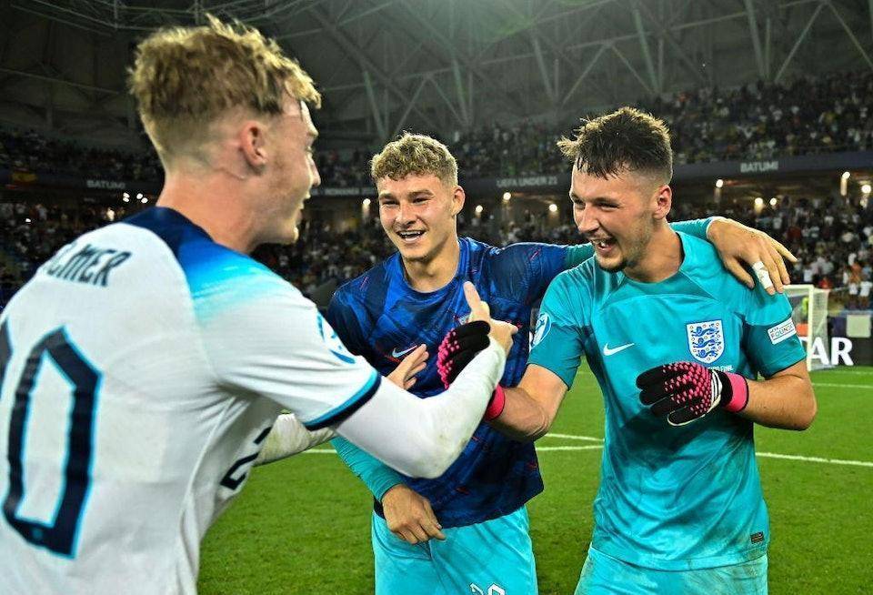 摩根转发评论萨拉赫赛后炮轰言论：也许是时候该来个采访了