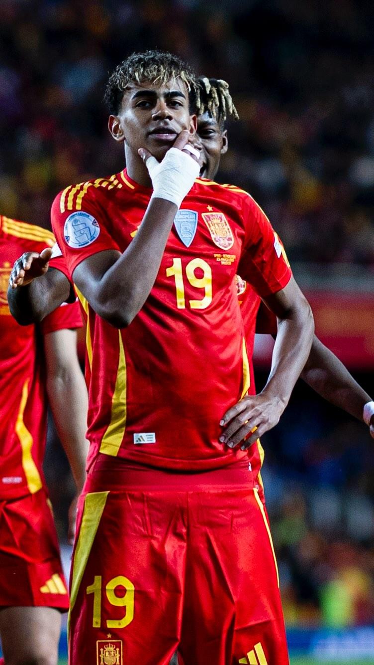 罗马诺：奥罗斯科即将加盟曼联，球员正启程前往英格兰