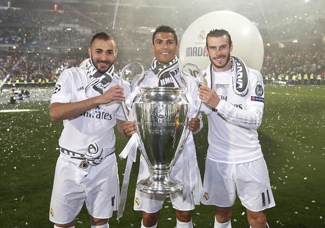 狼队主帅：三个丢球如孩童游戏般白送曼联