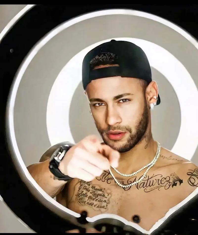 德转(Transfermarkt)更新了德甲球员...（德转（Transfermarkt）发布德甲球员最新更新）