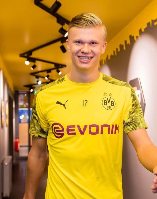 亚冠生死博弈！布里兰主场怒怼江原FC，8球神锋剑指出线