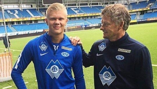 保加利亚媒体：主帅迪米特洛夫迎生死战，新帅人选已浮出水面（保媒：迪米特洛夫迎关键一战，新帅人选呼之欲出）