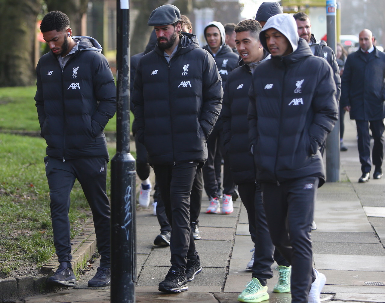 欧冠今夜观赛指南：枪手迎战强敌拜仁，皇马客场出征盼洗颓