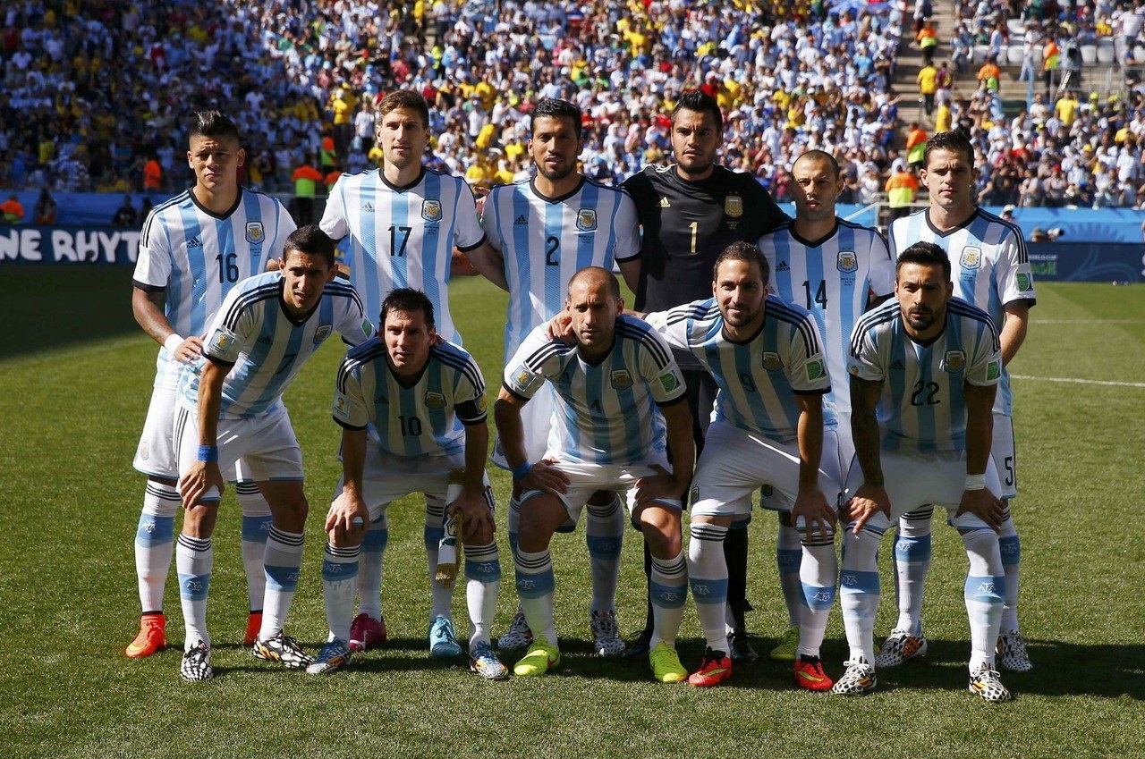 西亚卡姆和杰克逊半场均得分上双，二人合砍27分