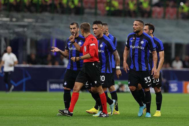 主帅确认奥布拉克因伤回马德里接受检查，将缺席对瑞典的比赛（主教练证实奥布拉克伤退返马德里检查，缺席与瑞典之战）