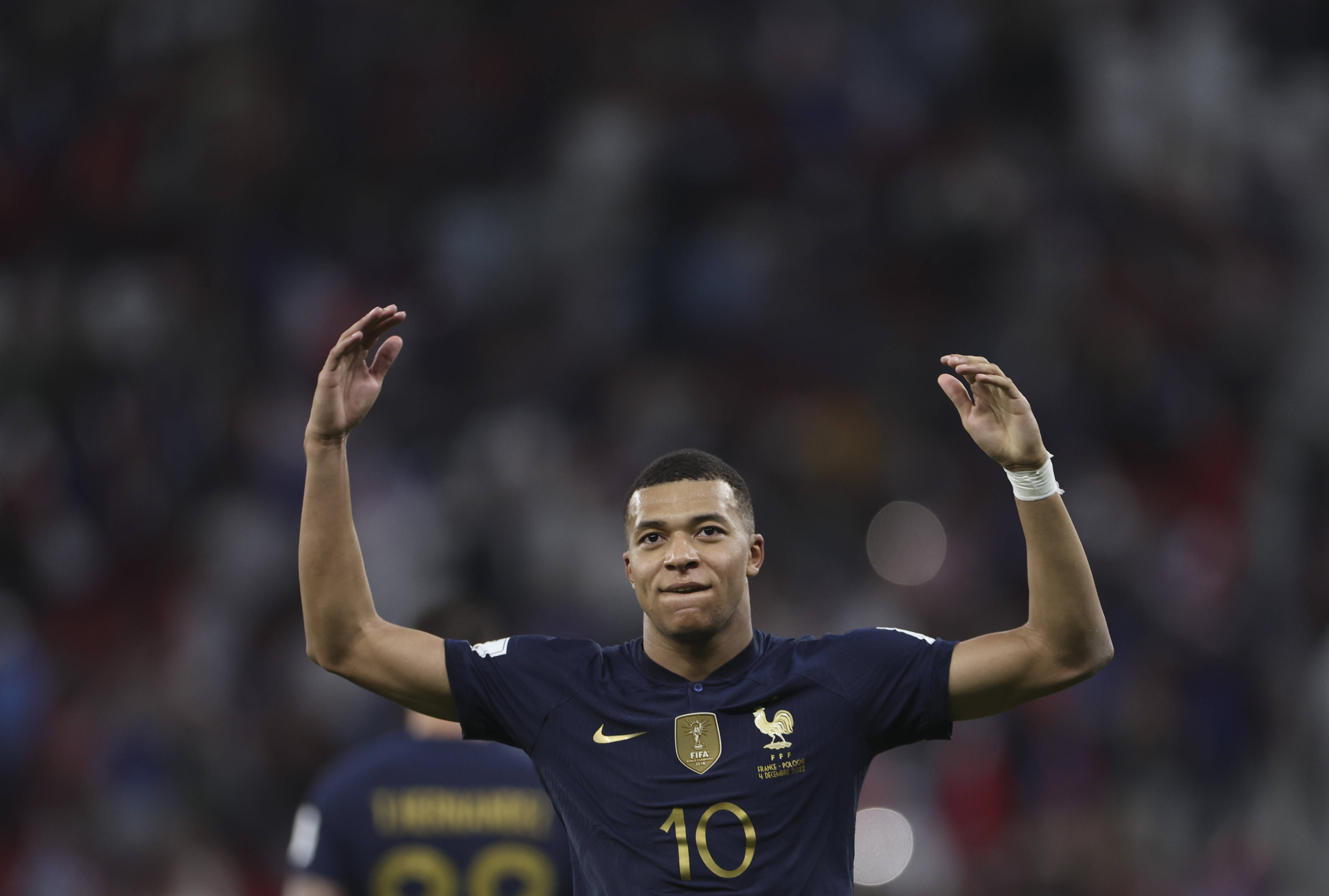 莱切vs都灵：班达、法尔科内首发，切-亚当斯、弗拉希奇出战