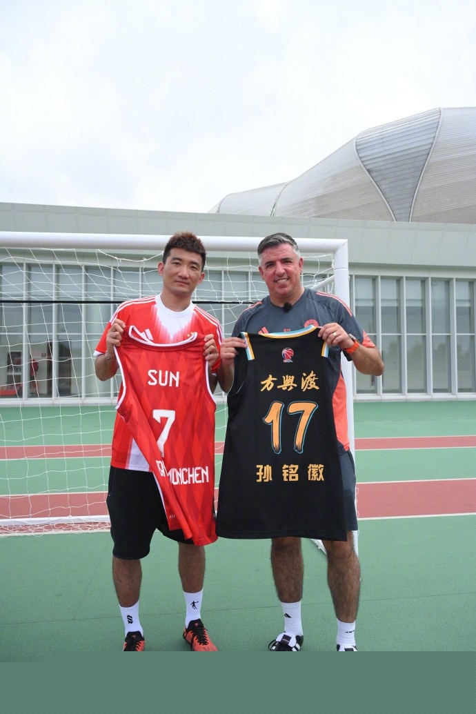 曼联战樱桃三度领先未取胜，为2023年11月以来首支球队（曼联对阵樱桃三次领先仍未取胜，创自2023年11月以来首例）