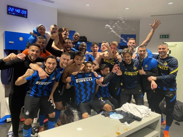 科隆vs法兰克福：卡明斯基、侯赛因巴希奇首发，格策、堂安律出战